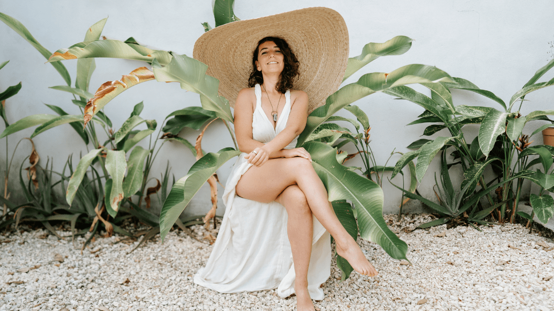 Michelle Rogers of The WELLthy Woman, an online practice mentor, helping health and wellness practitioners learn messaging tips to attract and convert clients in your online health practice