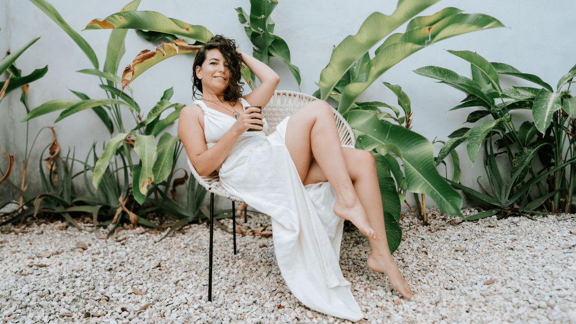 Michelle Rogers of The WELLthy Woman, an online practice mentor, helping health and wellness practitioners learn messaging tips to attract and convert clients in your online health practice
