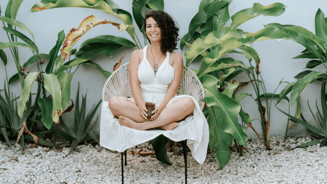 Michelle Rogers of The WELLthy Woman, an online practice mentor, helping health and wellness practitioners learn messaging tips to attract and convert clients in your online health practice